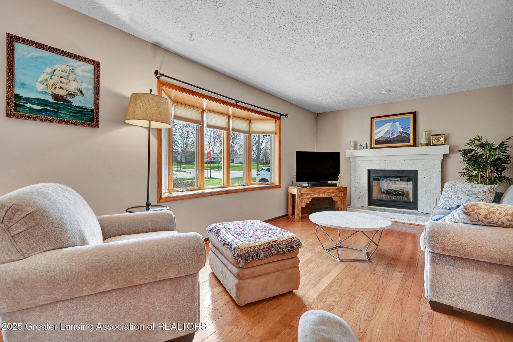 1318 West Herbison Road Dewitt, MI 48820 - Photo 7 of 36 Living Room