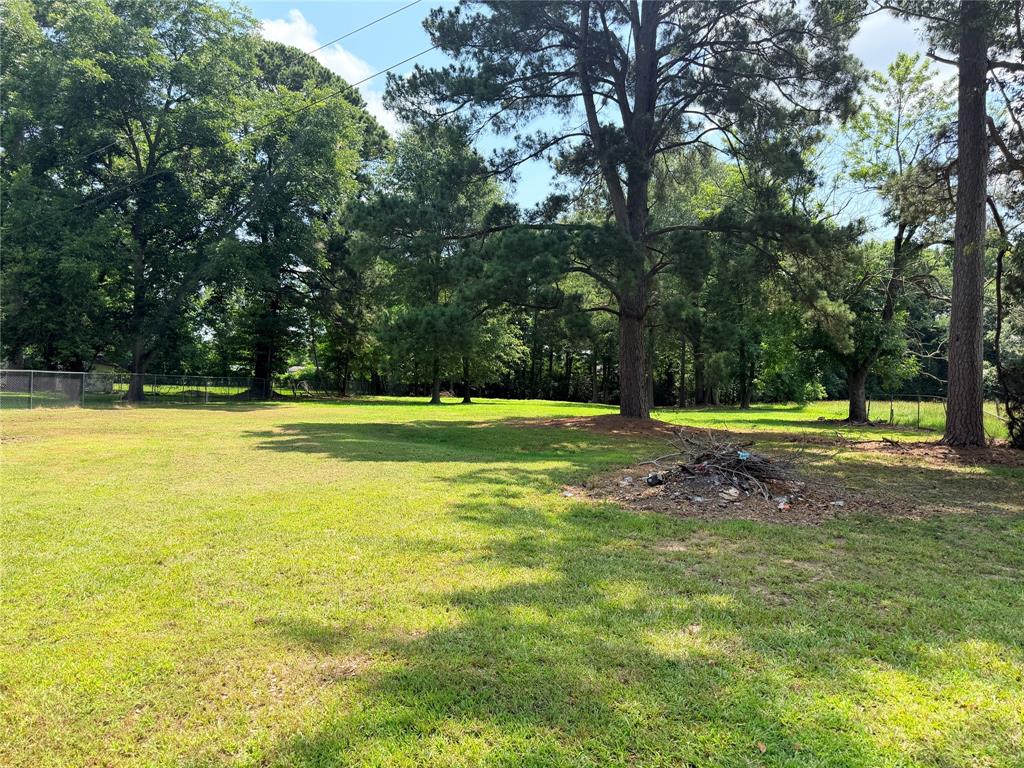 318 Elm Street Springhill, LA 71075 - Photo 1 of 5 Yard