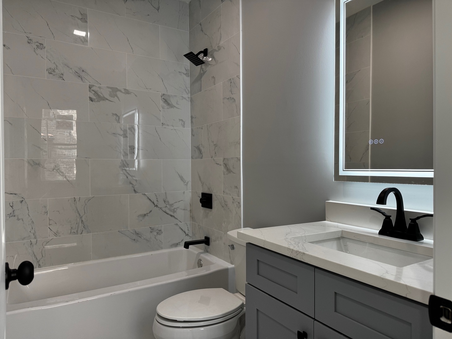 5027 South Indiana Avenue Chicago, IL 60615 - Photo 6 of 19