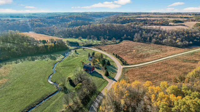 $749,000 | N5070 County Rd O, Trimbelle, WI 54011