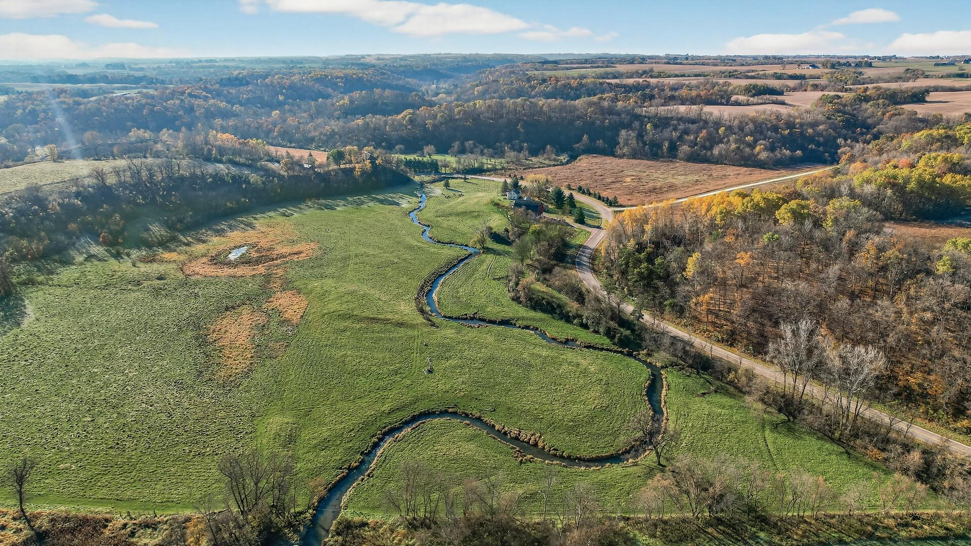 N5070 County Rd O Trimbelle, WI 54011 - Photo 13 of 36