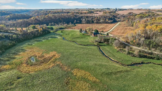 $749,000 | N5070 County Rd O, Trimbelle, WI 54011