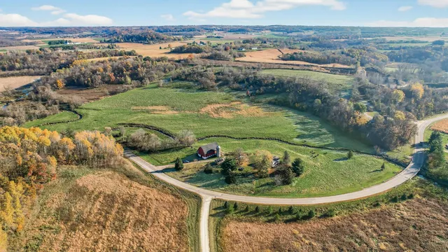 $749,000 | N5070 County Rd O, Trimbelle, WI 54011