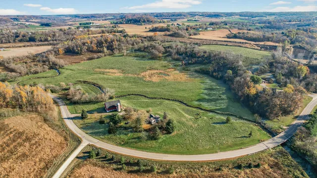 $749,000 | N5070 County Rd O, Trimbelle, WI 54011