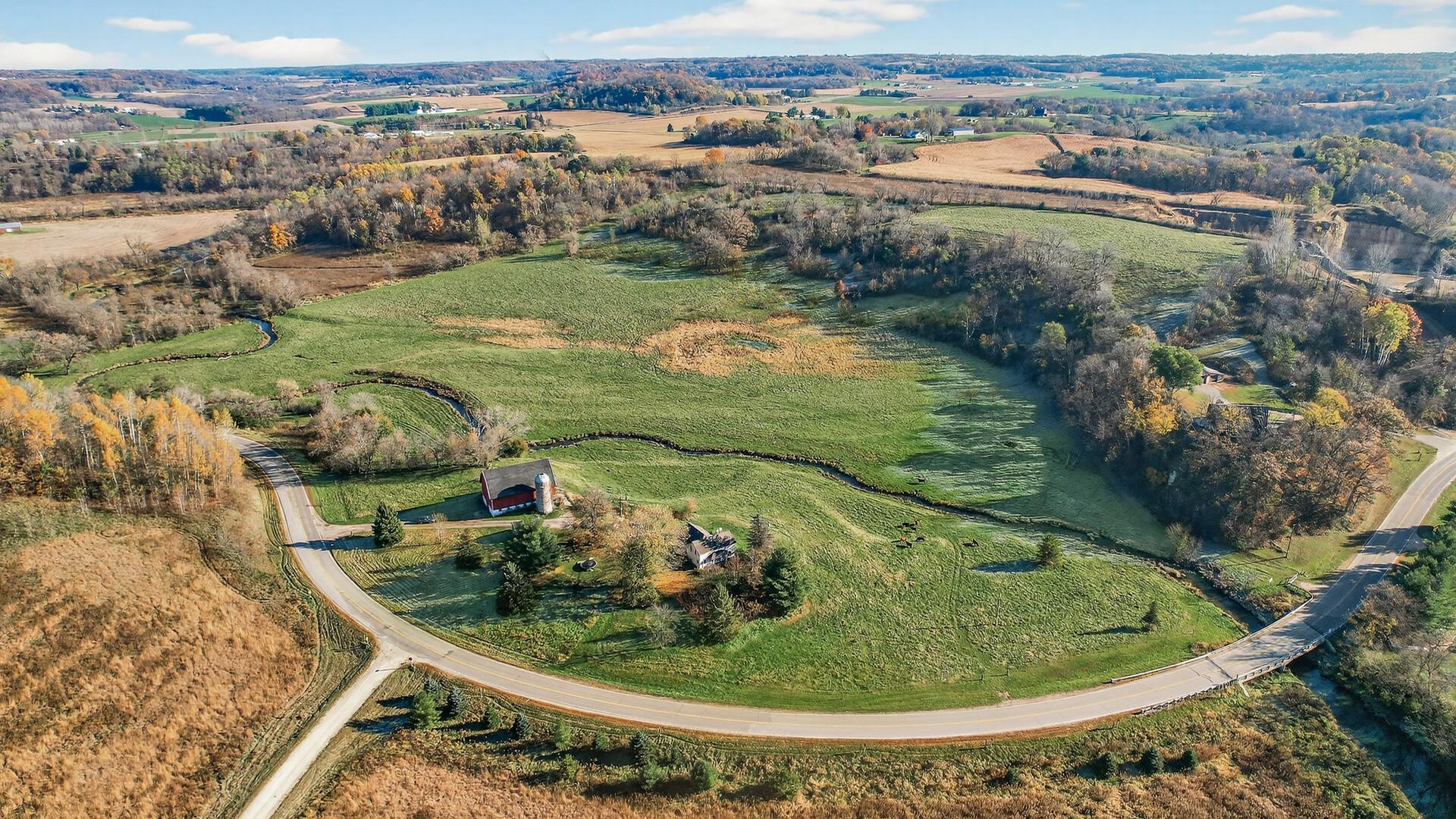 N5070 County Rd O Trimbelle, WI 54011 - Photo 17 of 36