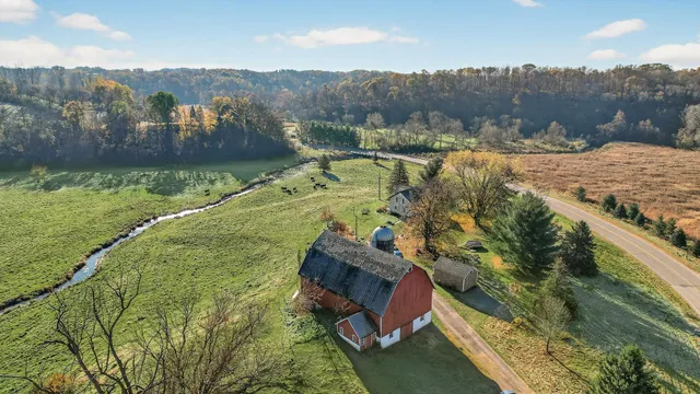 $749,000 | N5070 County Rd O, Trimbelle, WI 54011