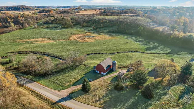 $749,000 | N5070 County Rd O, Trimbelle, WI 54011