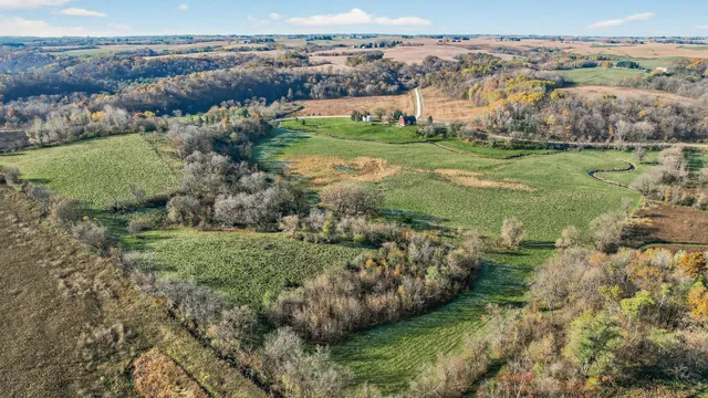 $749,000 | N5070 County Rd O, Trimbelle, WI 54011