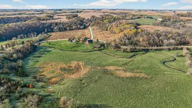 $749,000 | N5070 County Rd O, Trimbelle, WI 54011