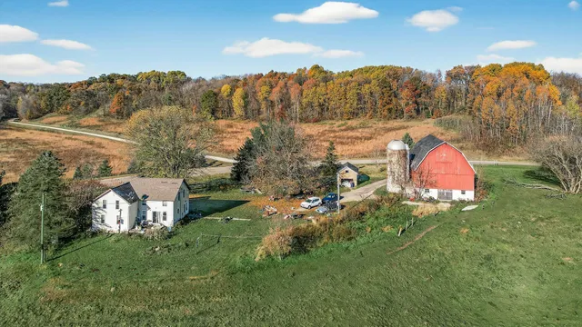 $749,000 | N5070 County Rd O, Trimbelle, WI 54011