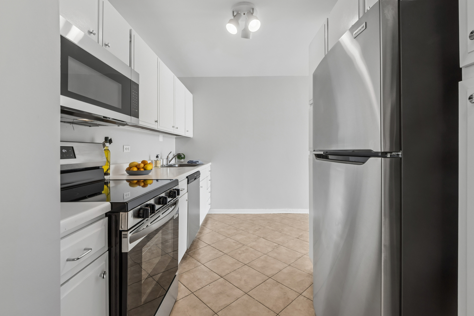 5455 North Sheridan Road, Unit 2803 Chicago, IL 60640 - Photo 11 of 23