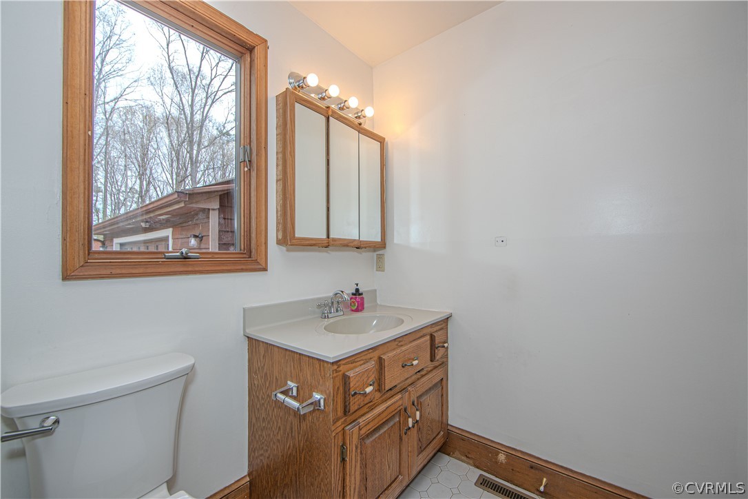 12208 Quaker Road Dinwiddie, VA 23841 - Photo 10 of 46 Gallery Image 10