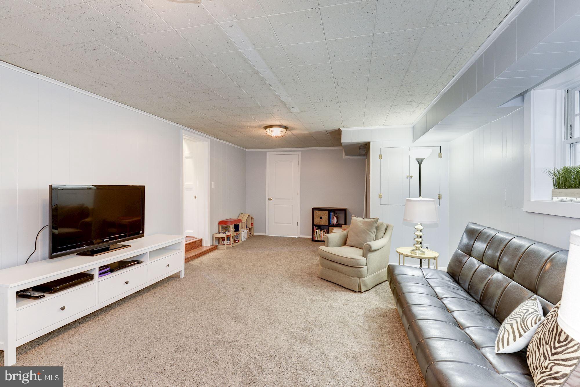 5938 Wilton Road Alexandria, VA 22310 - Photo 11 of 29 Main Level Family Room