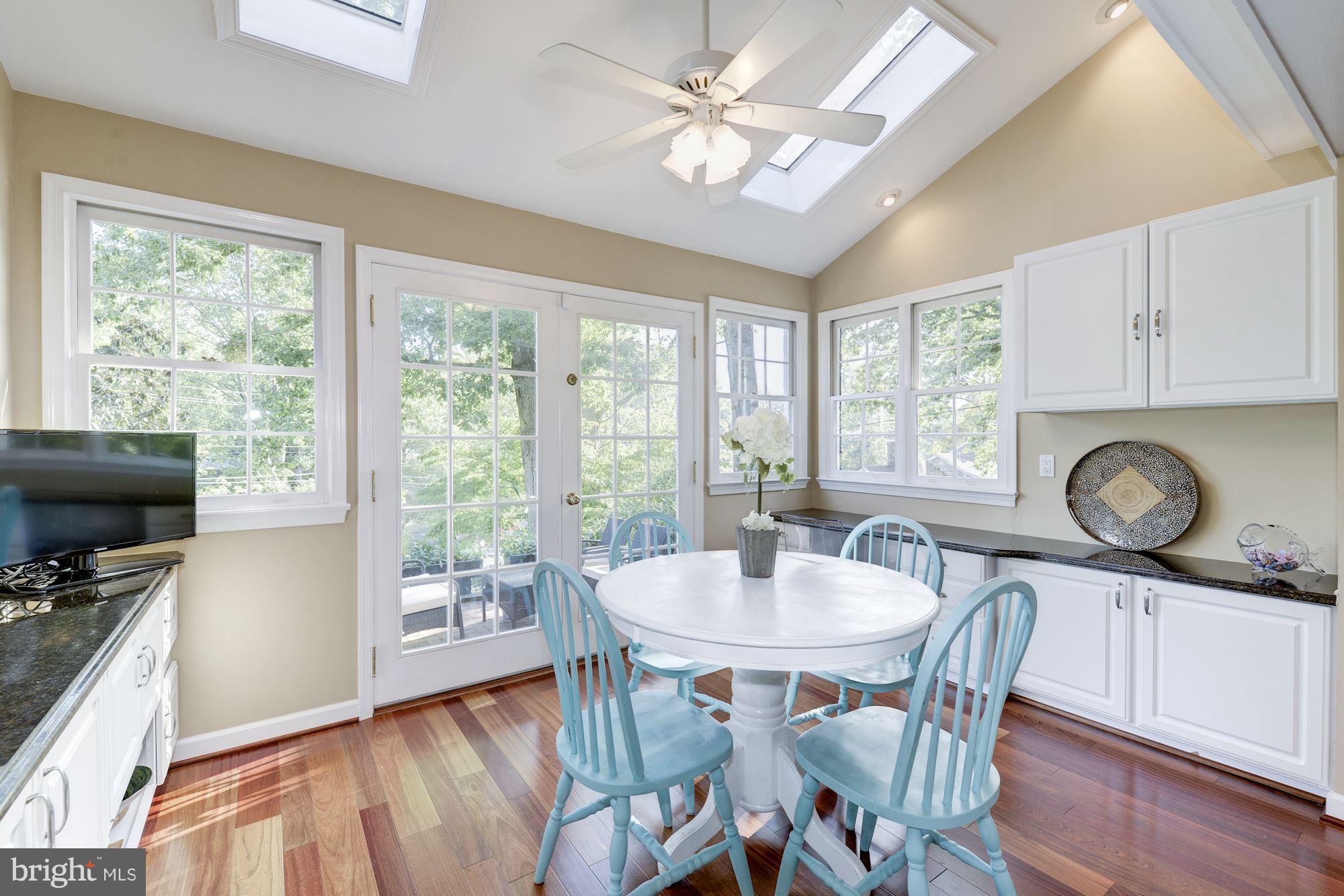 5938 Wilton Road Alexandria, VA 22310 - Photo 3 of 29 Gourmet Kitchen w/ Custom Cabinetry, SS Appliances