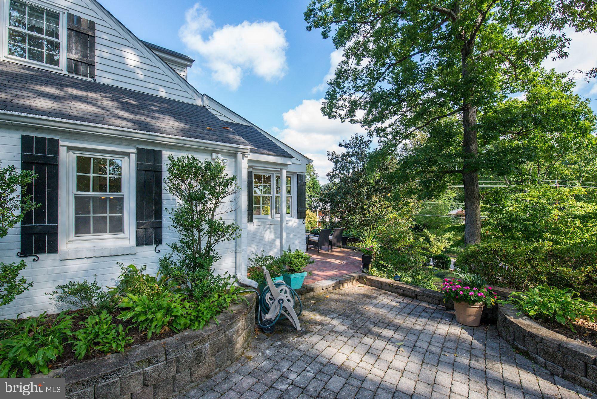 5938 Wilton Road Alexandria, VA 22310 - Photo 26 of 29 Exterior Driveway Entrance