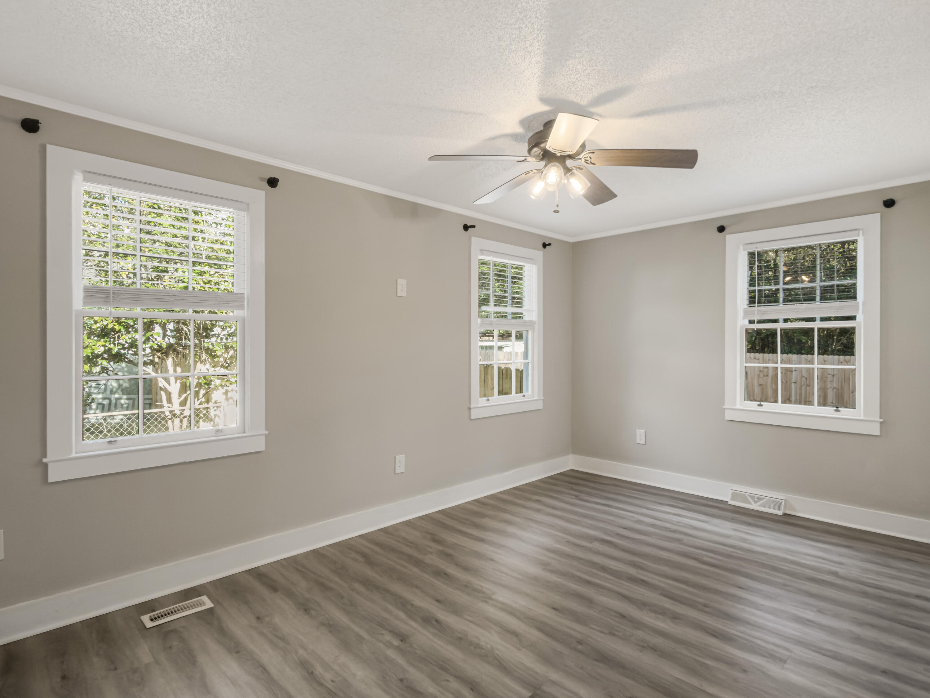 311 Rivers Street Walterboro, SC 29488 - Photo 8 of 25 Photo Dec 23 2025, 1 07 28 PM
