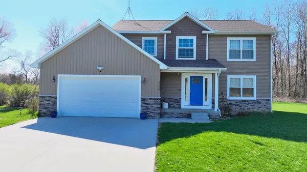 $470,000 | 2578 Whitepine Drive, Mount Pleasant, MI 48858