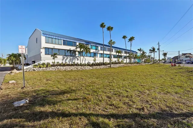 $775,000 | 1007 Gulf Drive North, Unit 213, Bradenton Beach, FL 34217