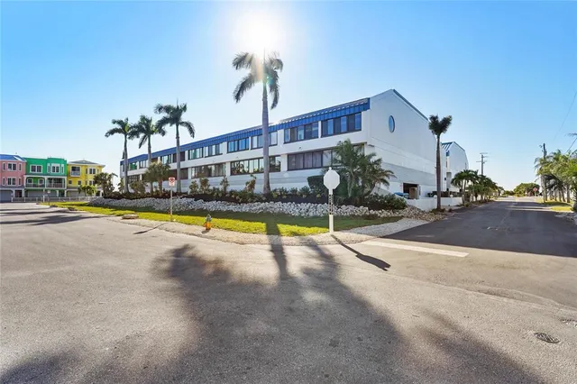 $775,000 | 1007 Gulf Drive North, Unit 213, Bradenton Beach, FL 34217