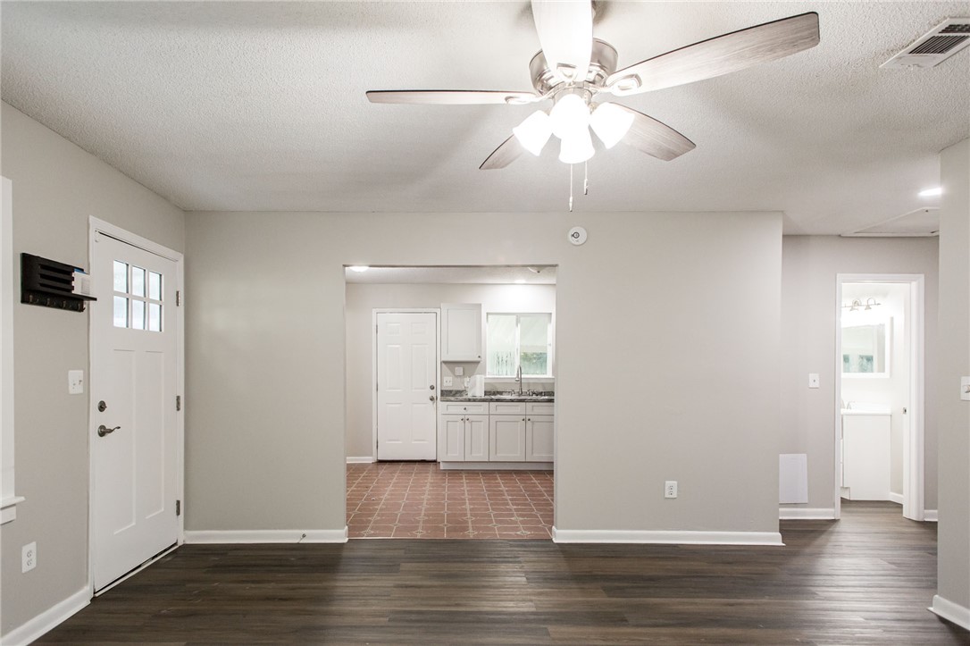 7126 Highway 301 Nahunta, GA 31553 - Photo 11 of 34