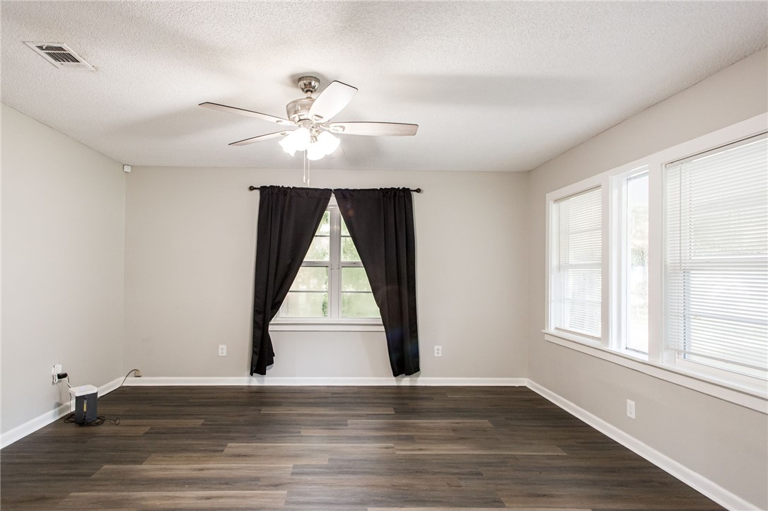 7126 Highway 301 Nahunta, GA 31553 - Photo 13 of 34