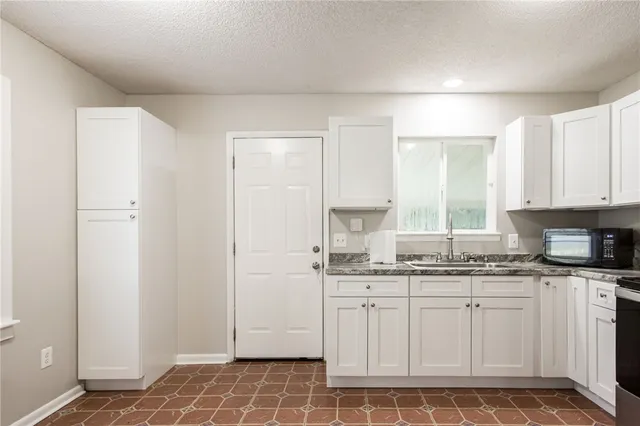 $169,900 | 7126 Highway 301, Nahunta, GA 31553