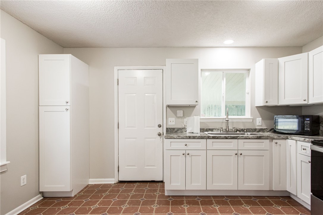 7126 Highway 301 Nahunta, GA 31553 - Photo 10 of 34