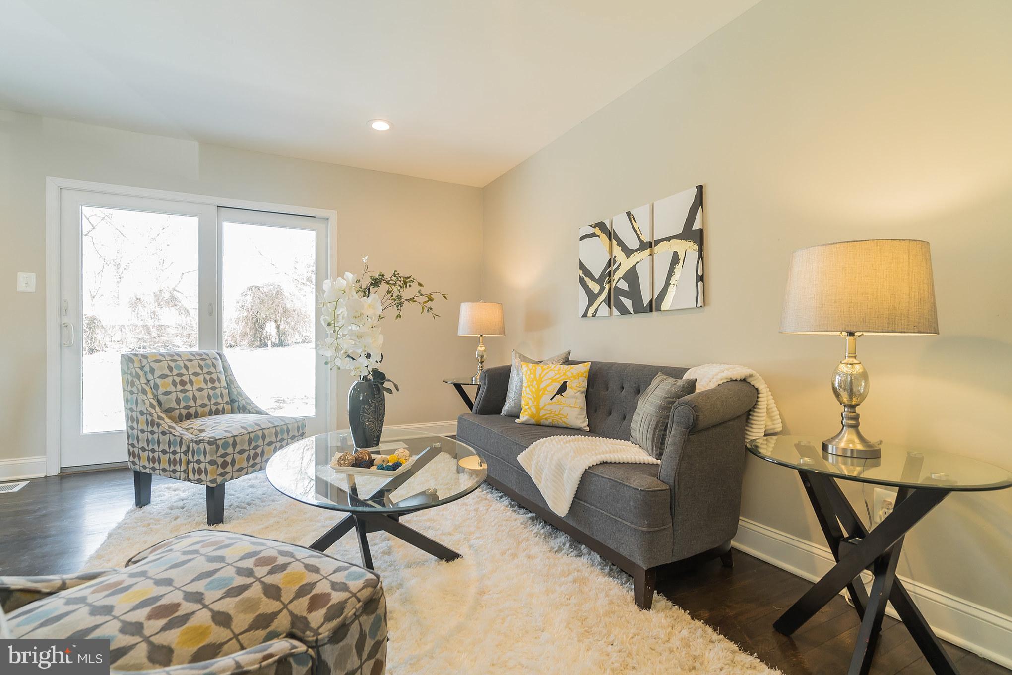 17904 Muncaster Road Rockville, MD 20855 - Photo 14 of 28 Living Room