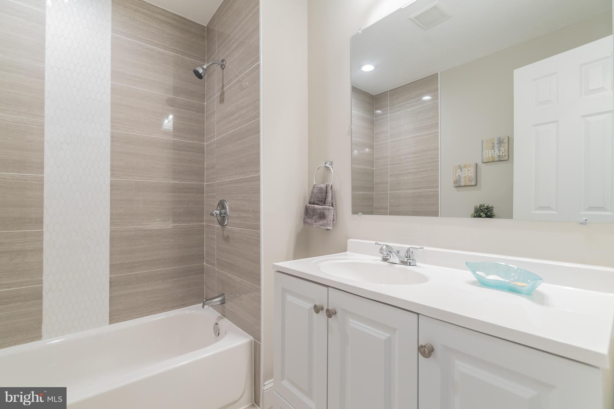 17904 Muncaster Road Rockville, MD 20855 - Photo 15 of 28 Bath