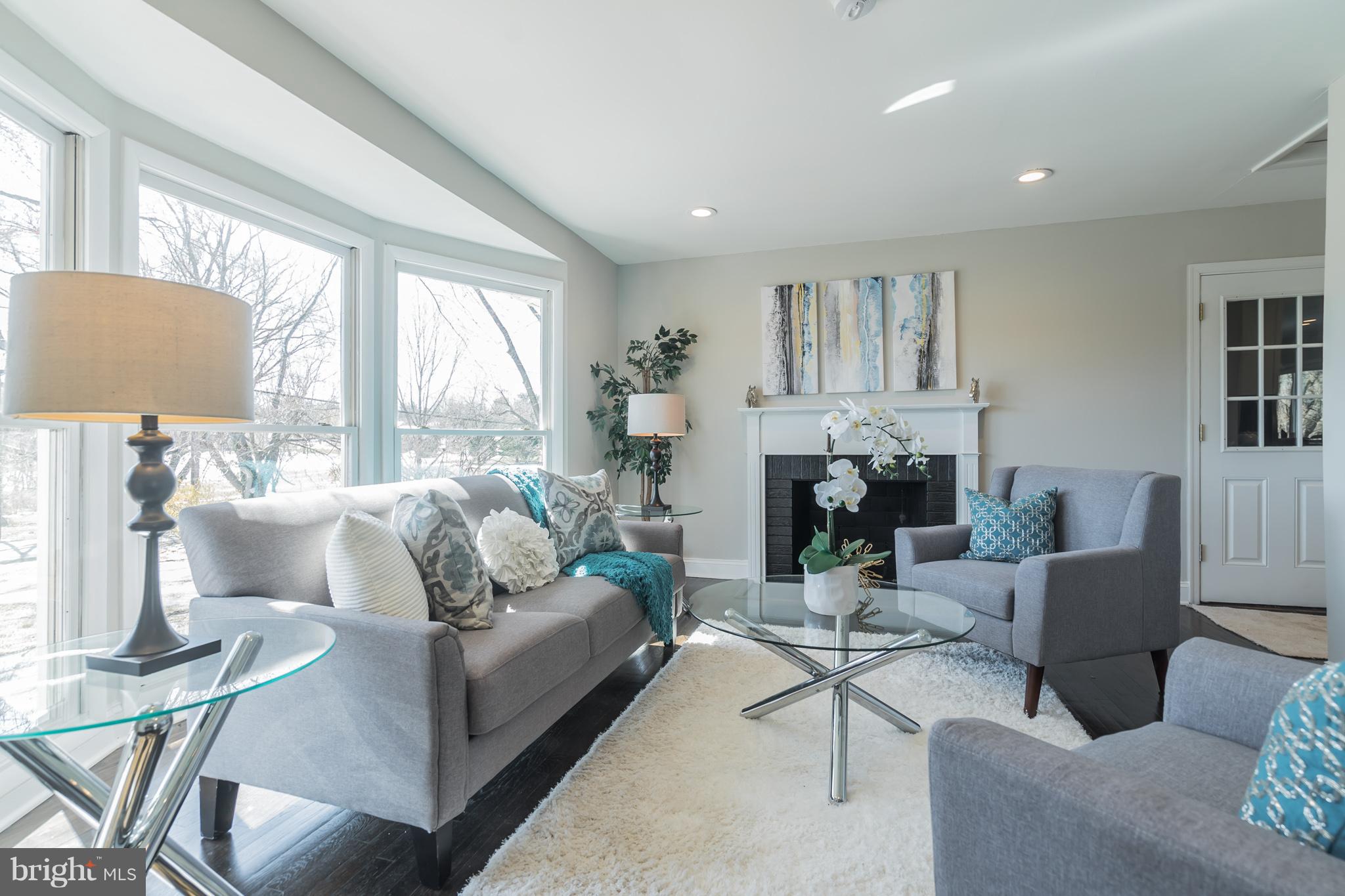 17904 Muncaster Road Rockville, MD 20855 - Photo 3 of 28 Family Room