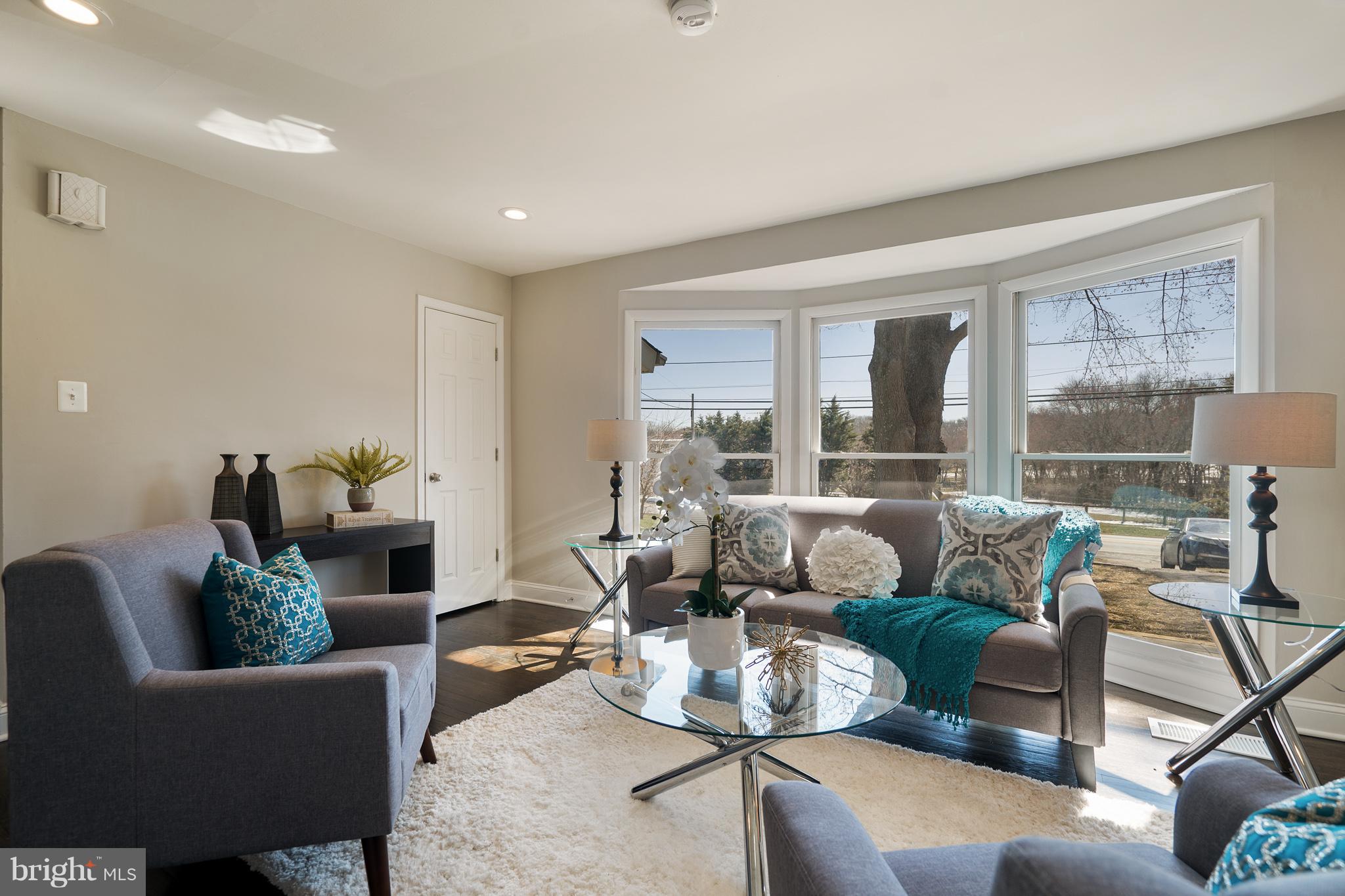 17904 Muncaster Road Rockville, MD 20855 - Photo 5 of 28 Living Room