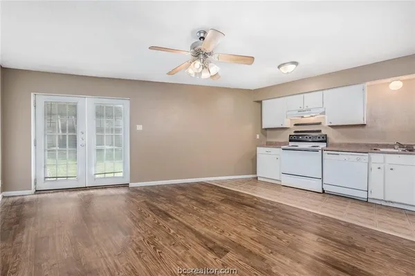 $825 | 3900 Old College Road, Unit 15, Bryan, TX 77801