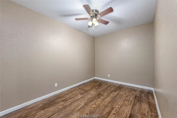 $825 | 3900 Old College Road, Unit 15, Bryan, TX 77801