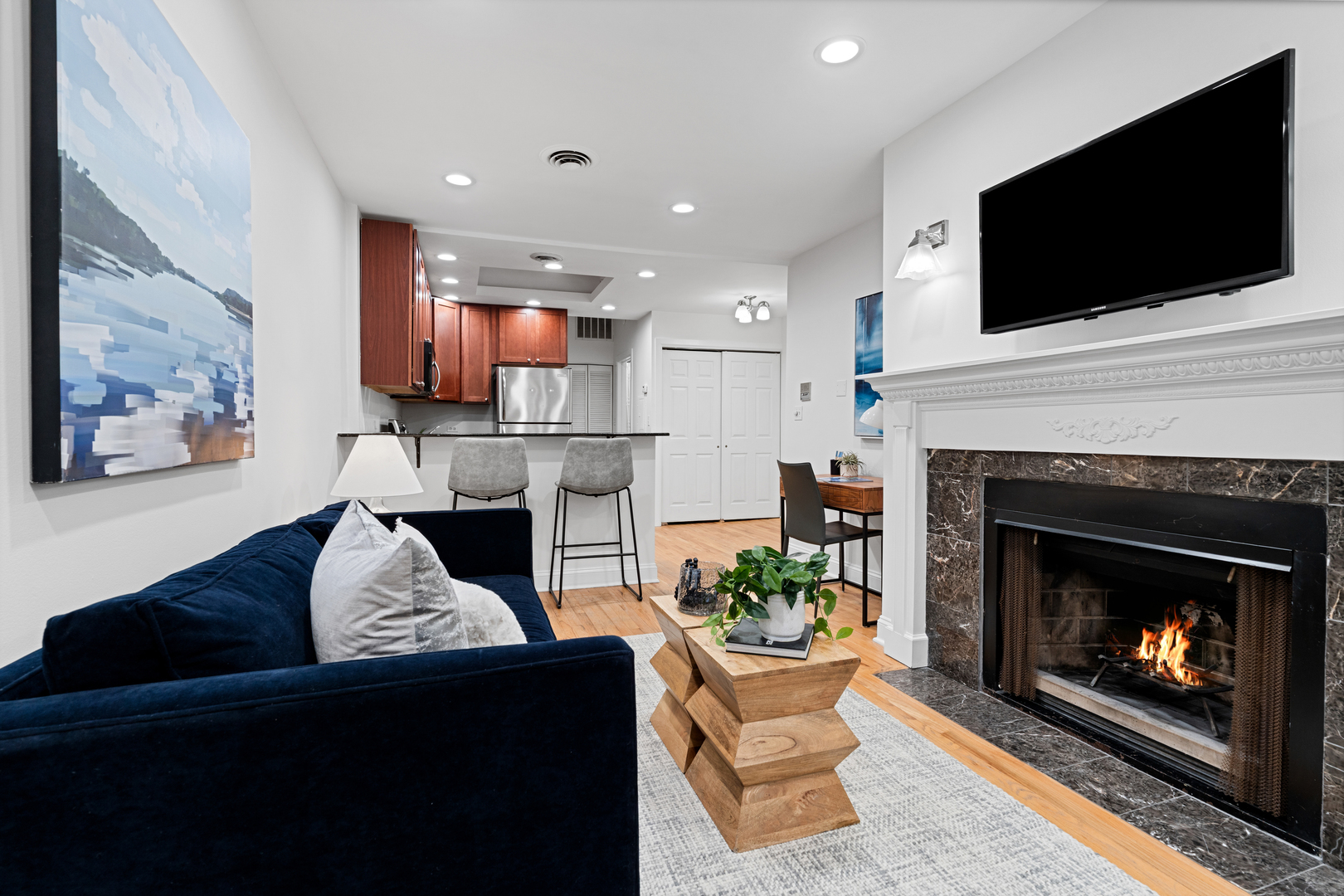 950 West Belle Plaine Avenue, Unit 1W Chicago, IL 60613 - Photo 7 of 9