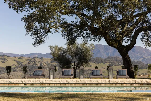 $7,999,000 | 2025 Redwood Hill Road, Santa Rosa, CA 95404