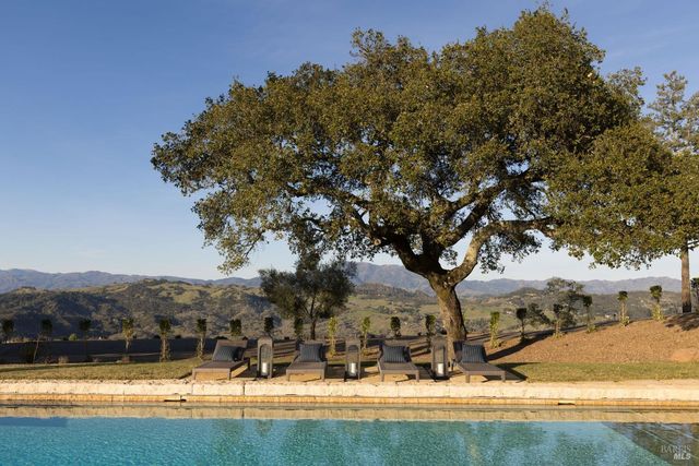 $6,995,000 | 2025 Redwood Hill Road, Santa Rosa, CA 95404