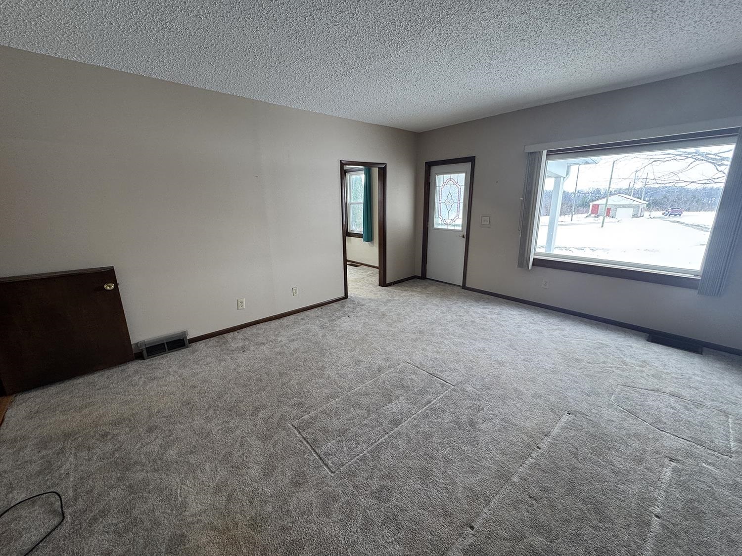 18341 Pleasant Hill Road Mount Carroll, IL 61053 - Photo 14 of 41 an empty room with windows