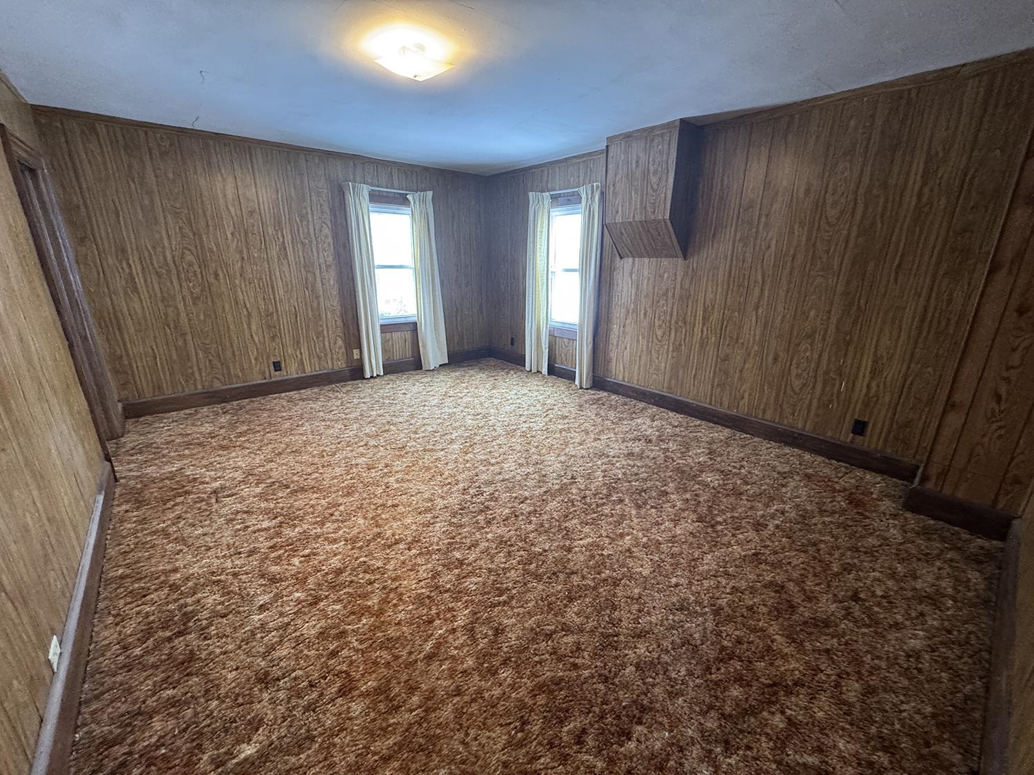 18341 Pleasant Hill Road Mount Carroll, IL 61053 - Photo 33 of 41 an empty room with windows