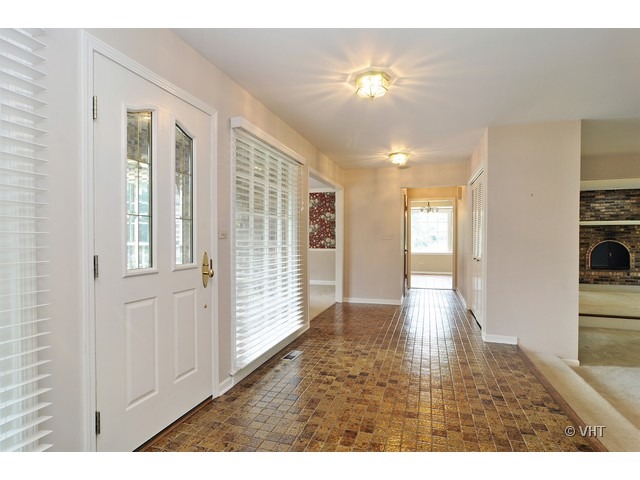 847 Kilrenny Inverness, IL 60067 - Photo 2 of 11