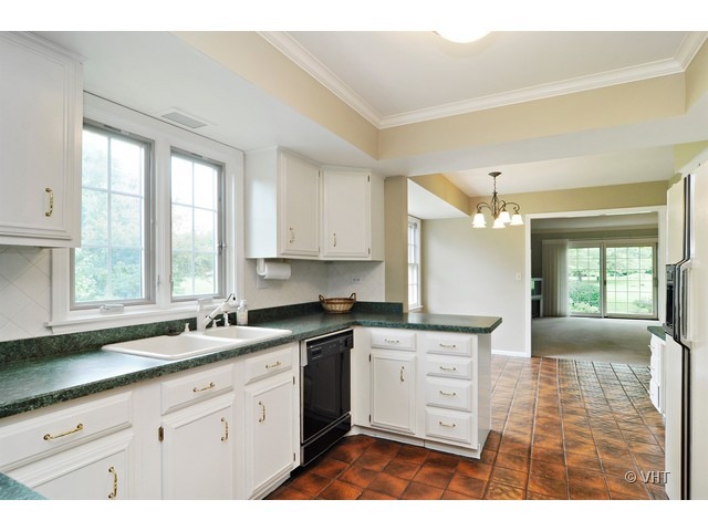 847 Kilrenny Inverness, IL 60067 - Photo 4 of 11