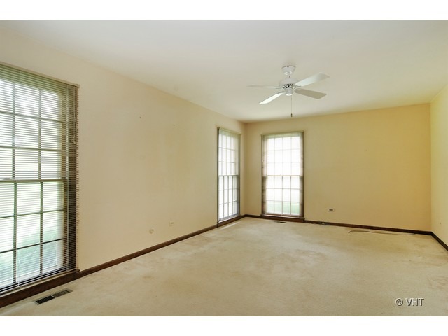 847 Kilrenny Inverness, IL 60067 - Photo 8 of 11