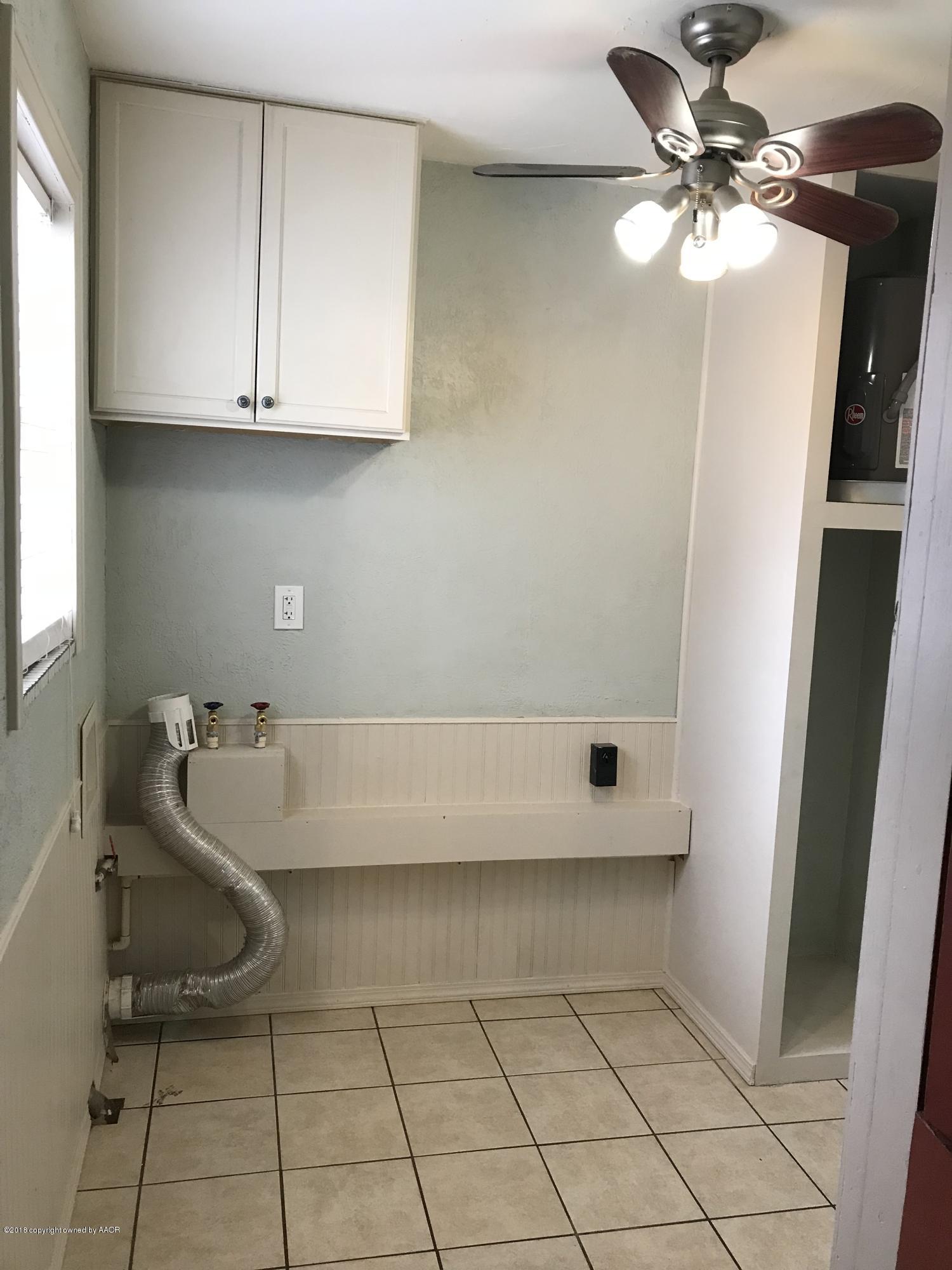 4634 Crockett Street Amarillo, TX 79110 - Photo 12 of 23 LAUNDRY