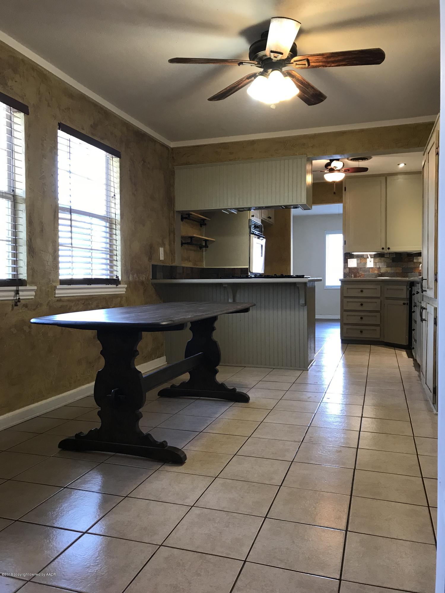 4634 Crockett Street Amarillo, TX 79110 - Photo 8 of 23 KITCHEN-DINING