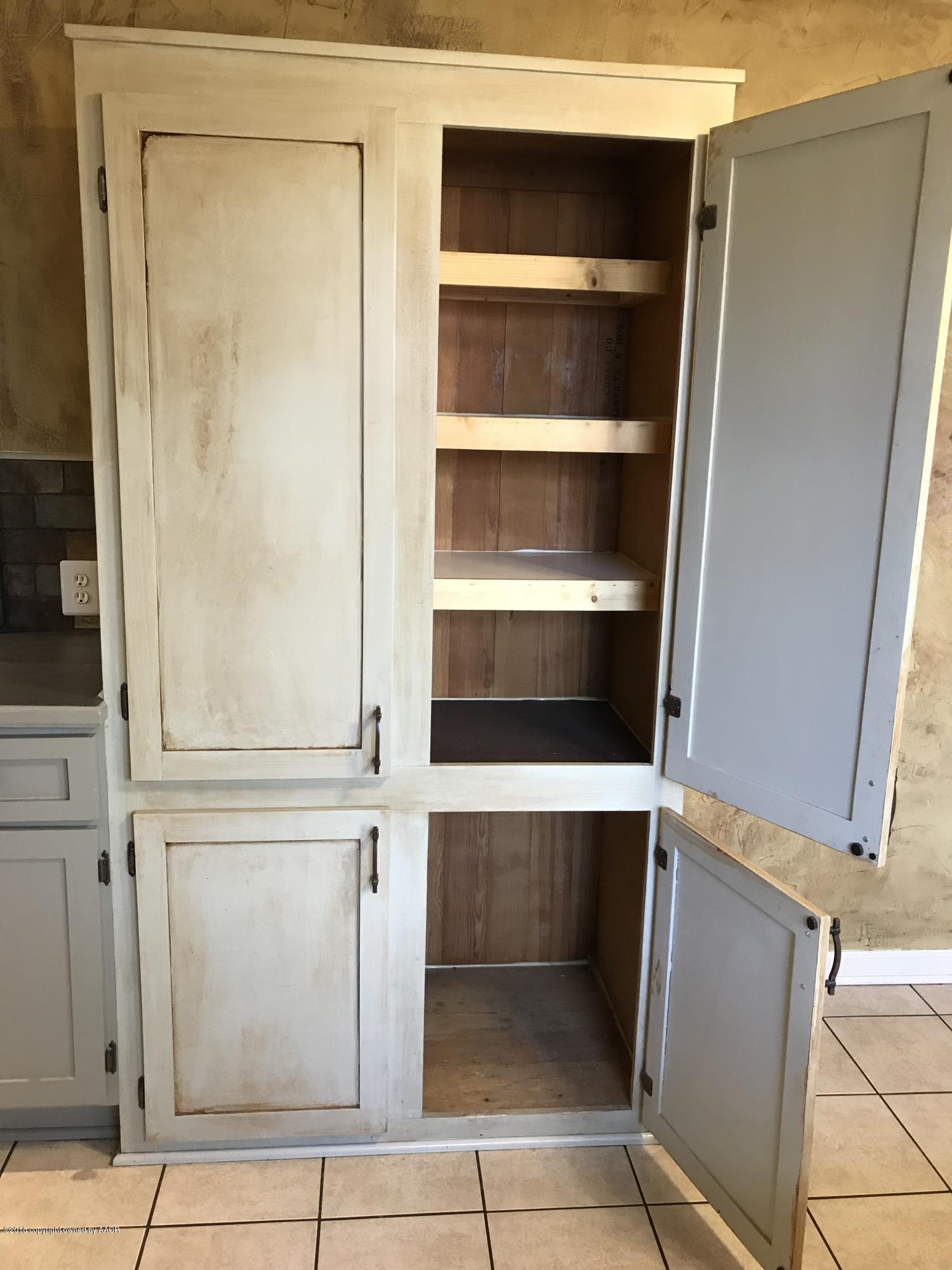 4634 Crockett Street Amarillo, TX 79110 - Photo 9 of 23 PANTRY