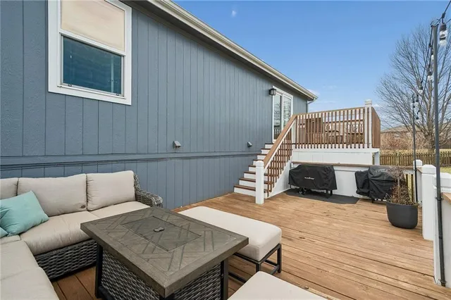 $330,000 | 1102 Melody Court, Kearney, MO 64060