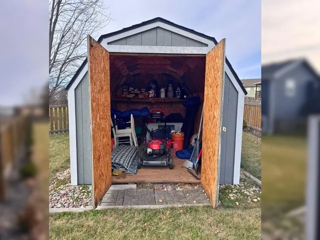 $330,000 | 1102 Melody Court, Kearney, MO 64060