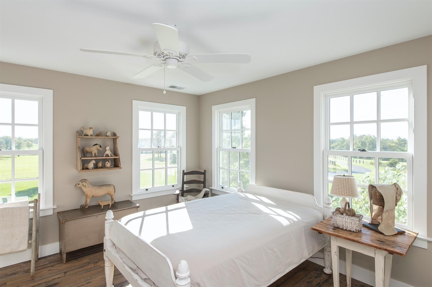 3535 Houston Antioch Road Paris, KY 40361 - Photo 48 of 74 2nd floor bedroom with walk in closet.