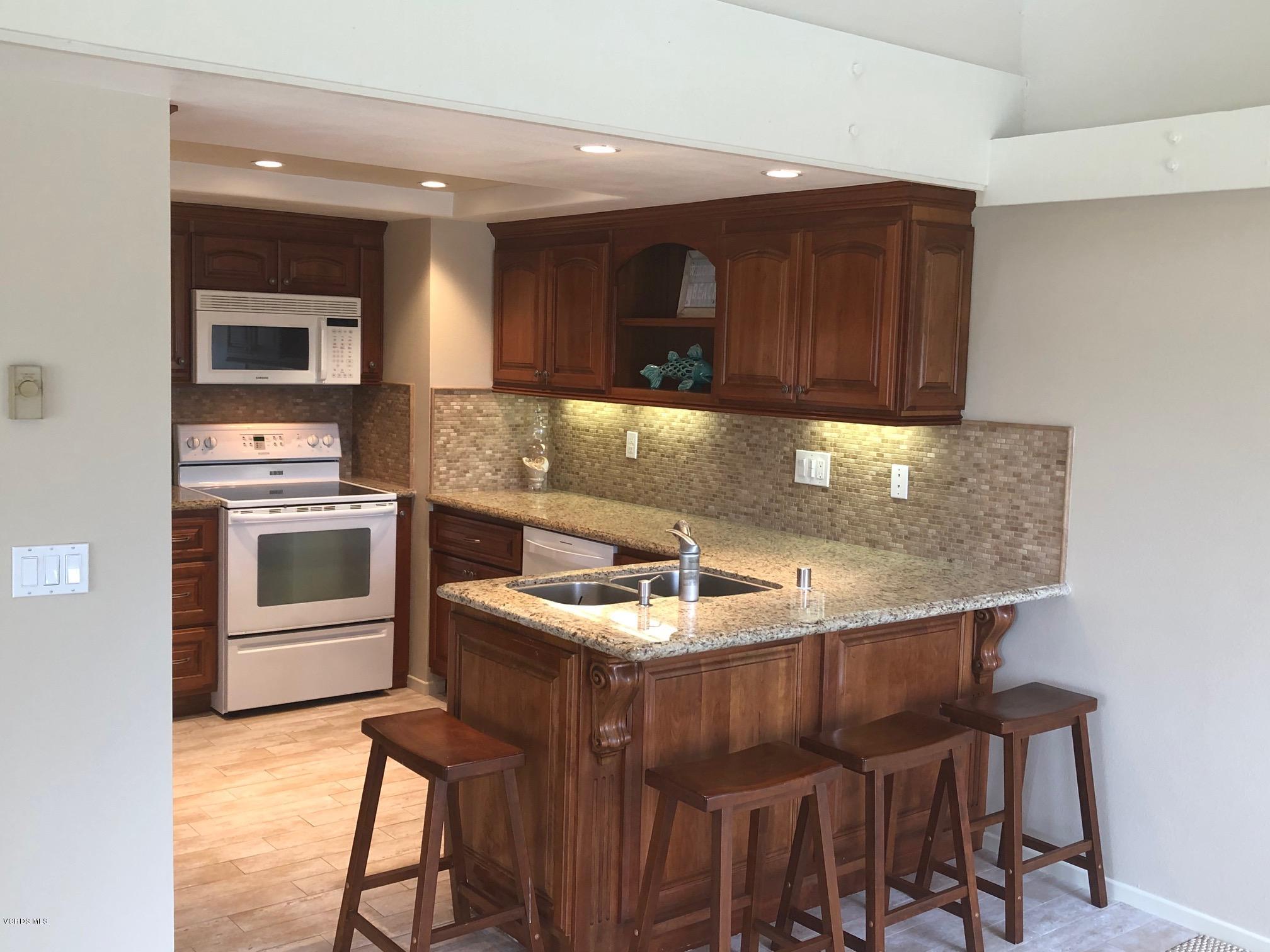 3450 Sunset Lane Oxnard, CA 93035 - Photo 12 of 30 kitchen