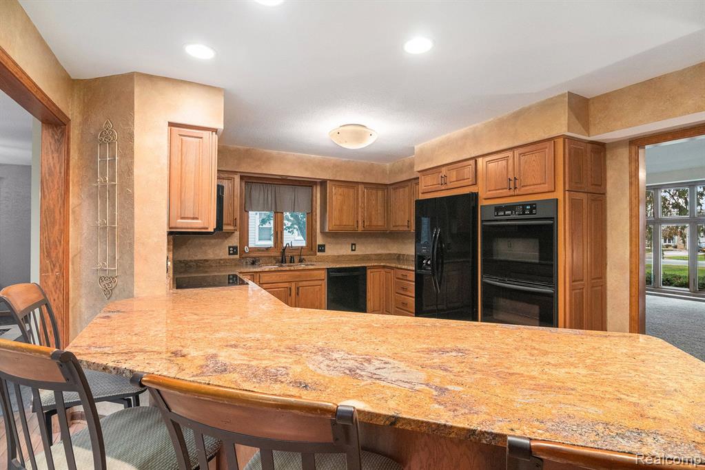 2588 Vivian Road Monroe, MI 48162 - Photo 10 of 34