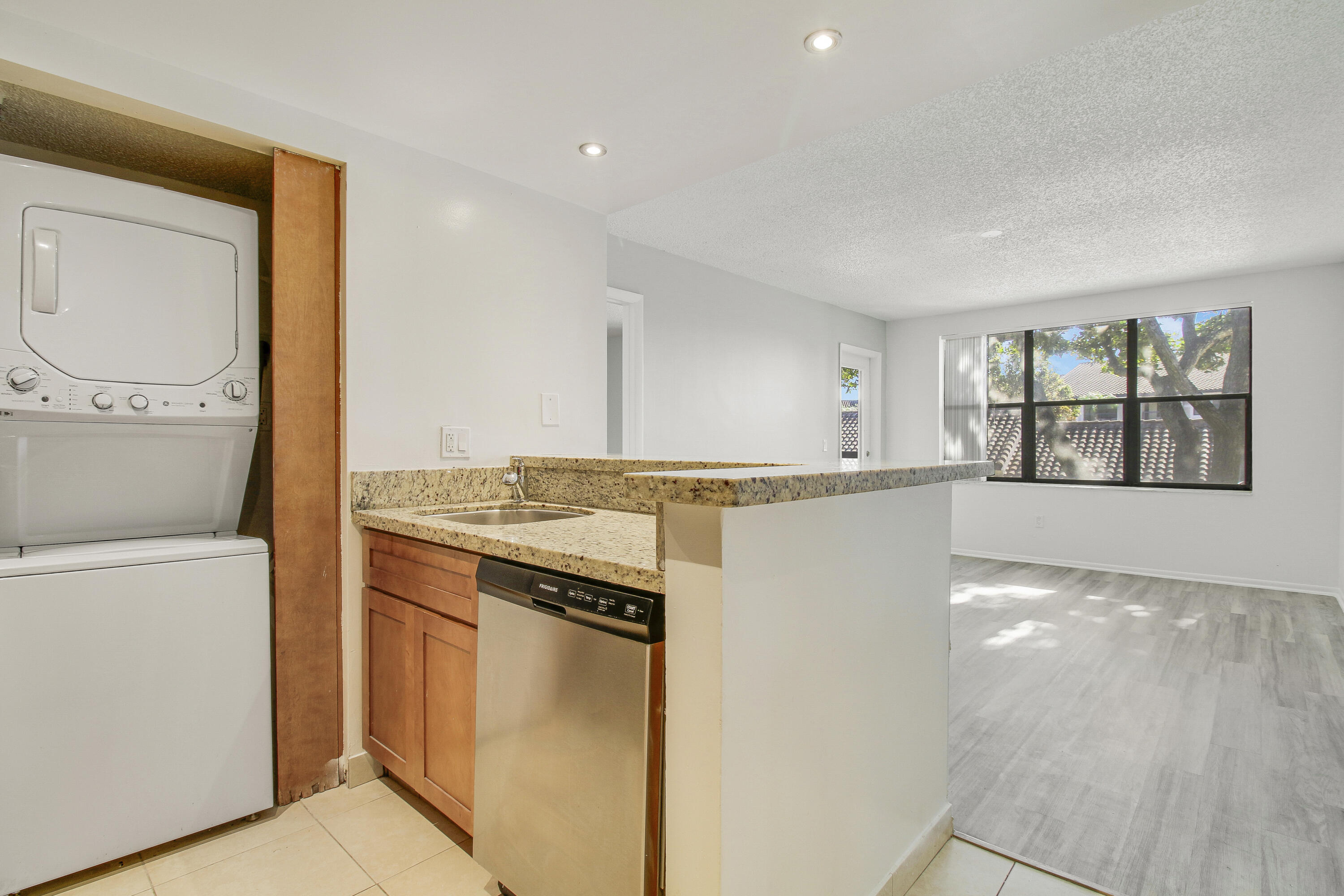 4441 West McNab Road, Unit 17 Pompano Beach, FL 33069 - Photo 8 of 25 House-7
